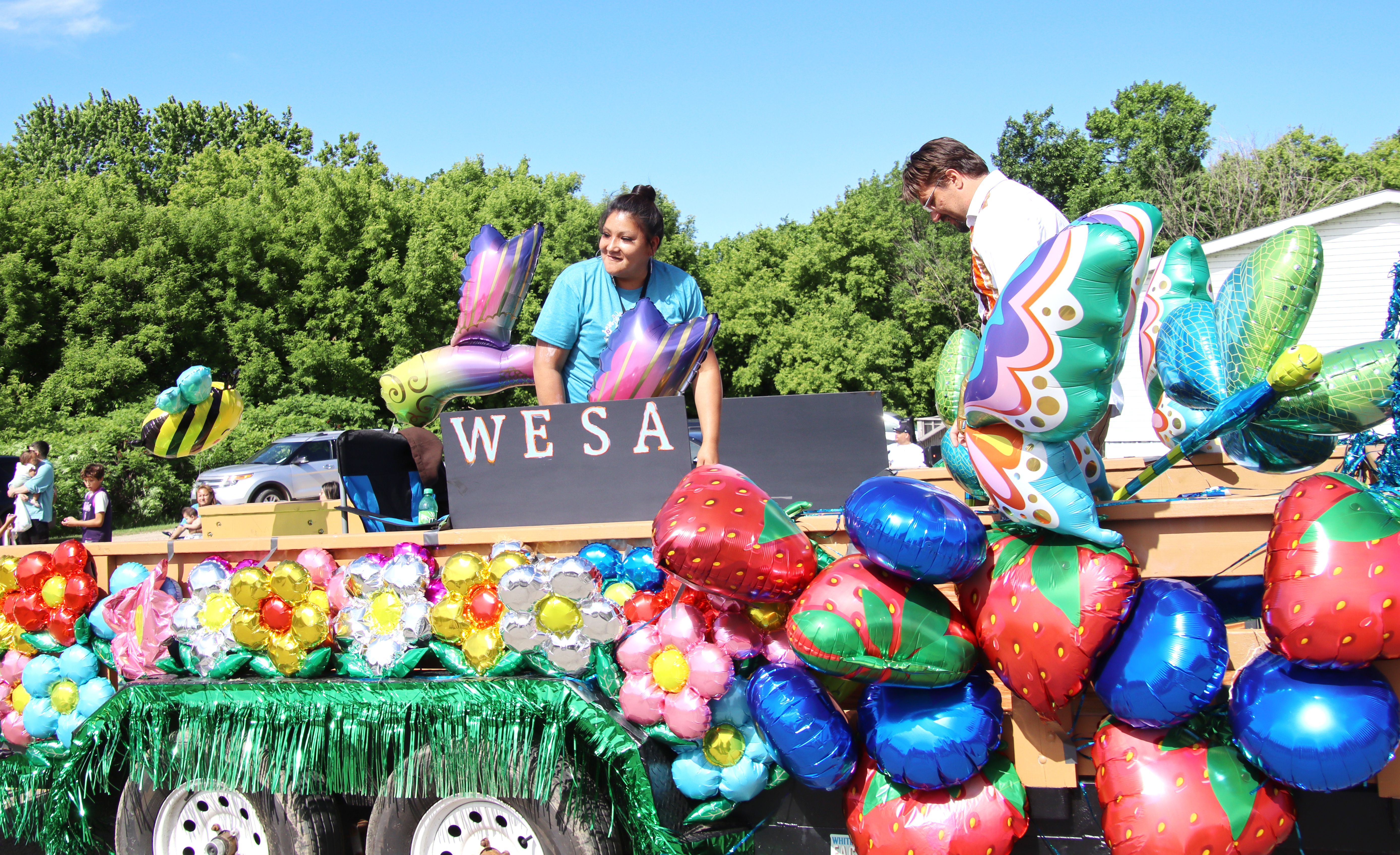 Recovery parade kicks off powwow celebration